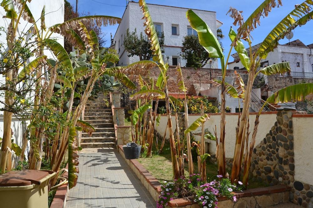 Hostal Casa Torrent Canet De Mar Exterior foto